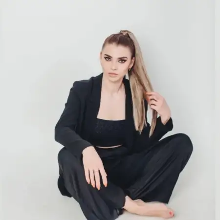 Alina, 32Russia 