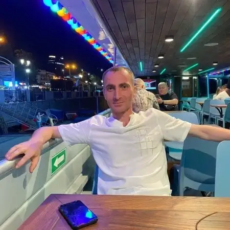 Levon, 42Moscow, Russia 