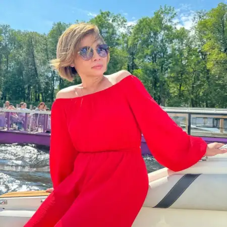 Anna, 37Saint Petersburg, Russia 