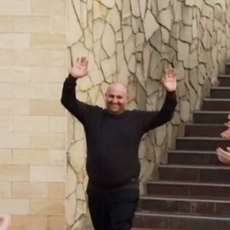 levon, 44Moscow, Russia 