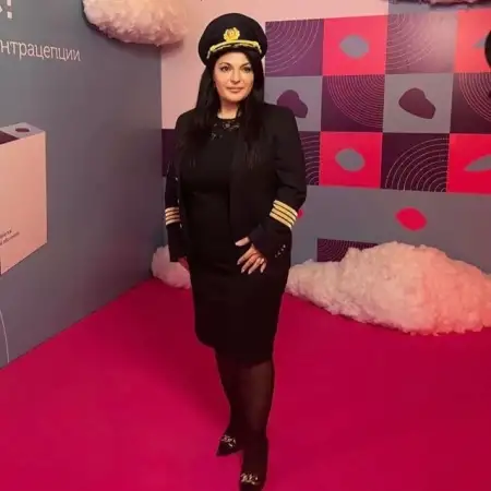 Hayuhi, 44Saint Petersburg, Russia 