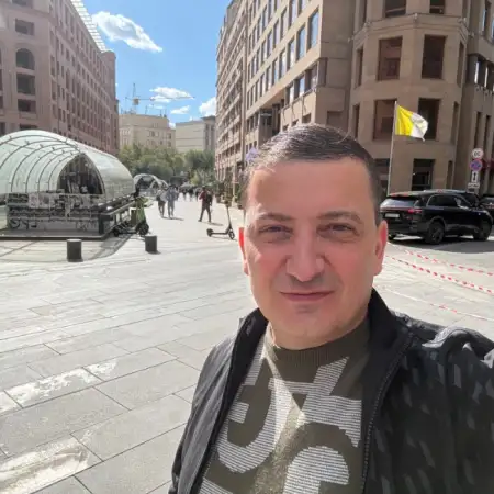Andranik, 51Tashkent, Uzbekistan 