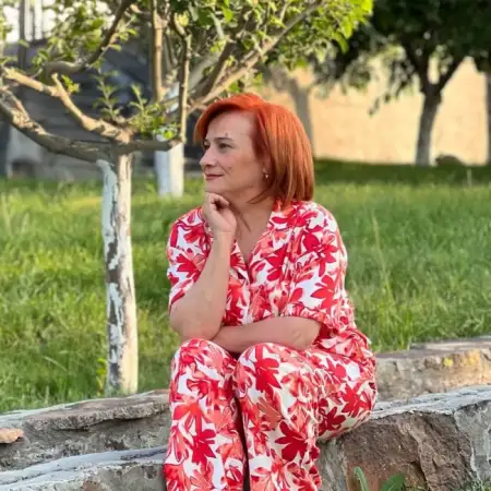 Alisa, 58Yerevan, Armenia 
