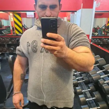 Eduard, 33Armenia 