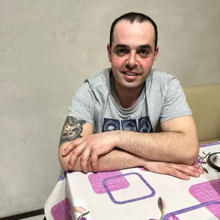 Artur, 36Novokuibyshevsk, Russia 