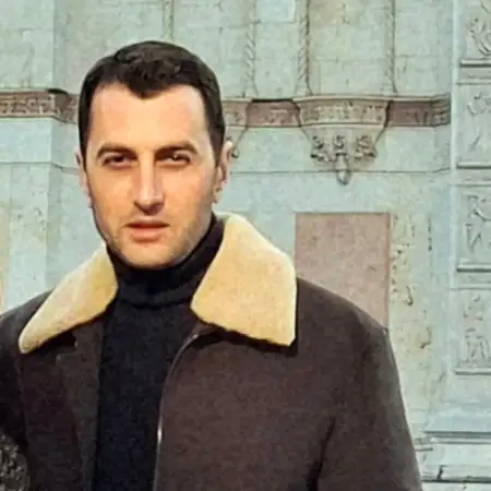 Albert, 34Piacenza, Italy 