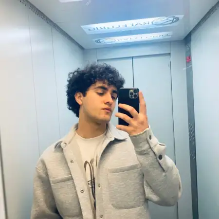 Alex, 20Yerevan, Armenia 