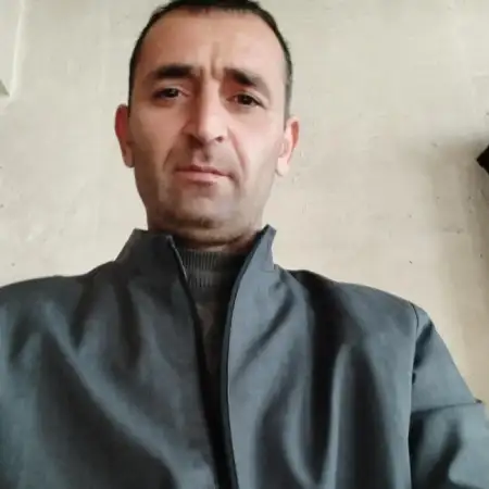 Artur, 39Armenia 