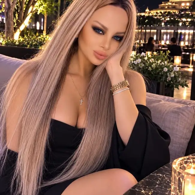 Vika · 41 ·           