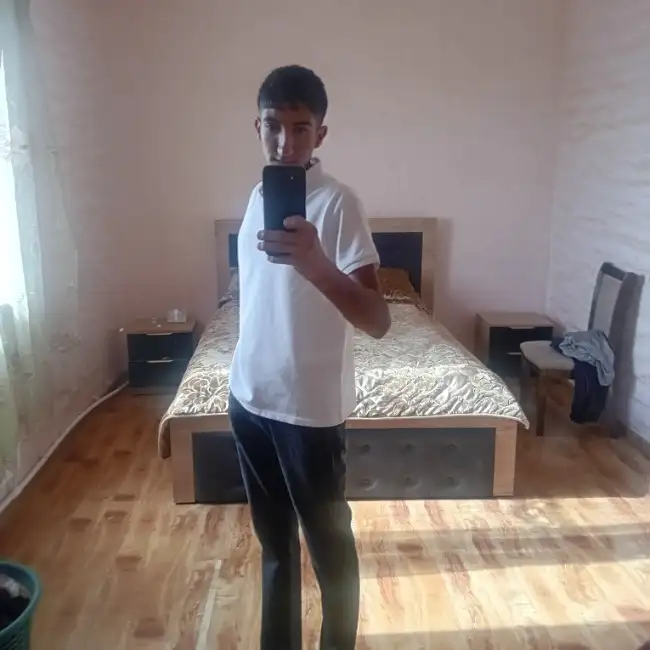 Torn, 18, Armenia - Armenian Dating