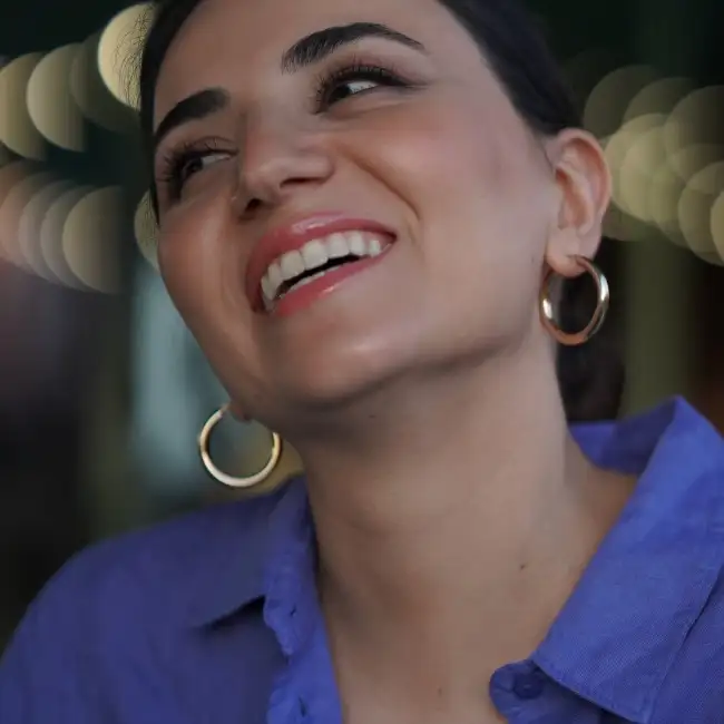 Iren, 33