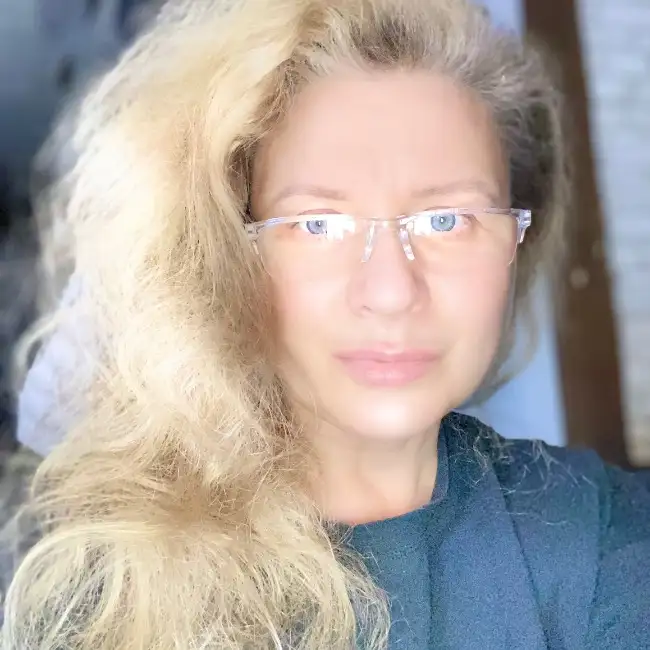 Yuliya, 56