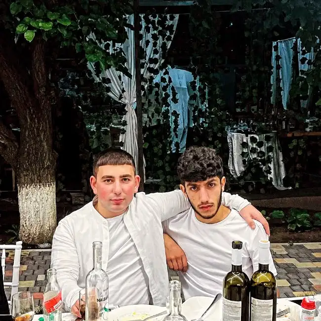Shahen, 20