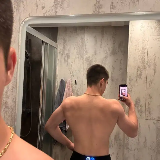 David · 19 ·           
